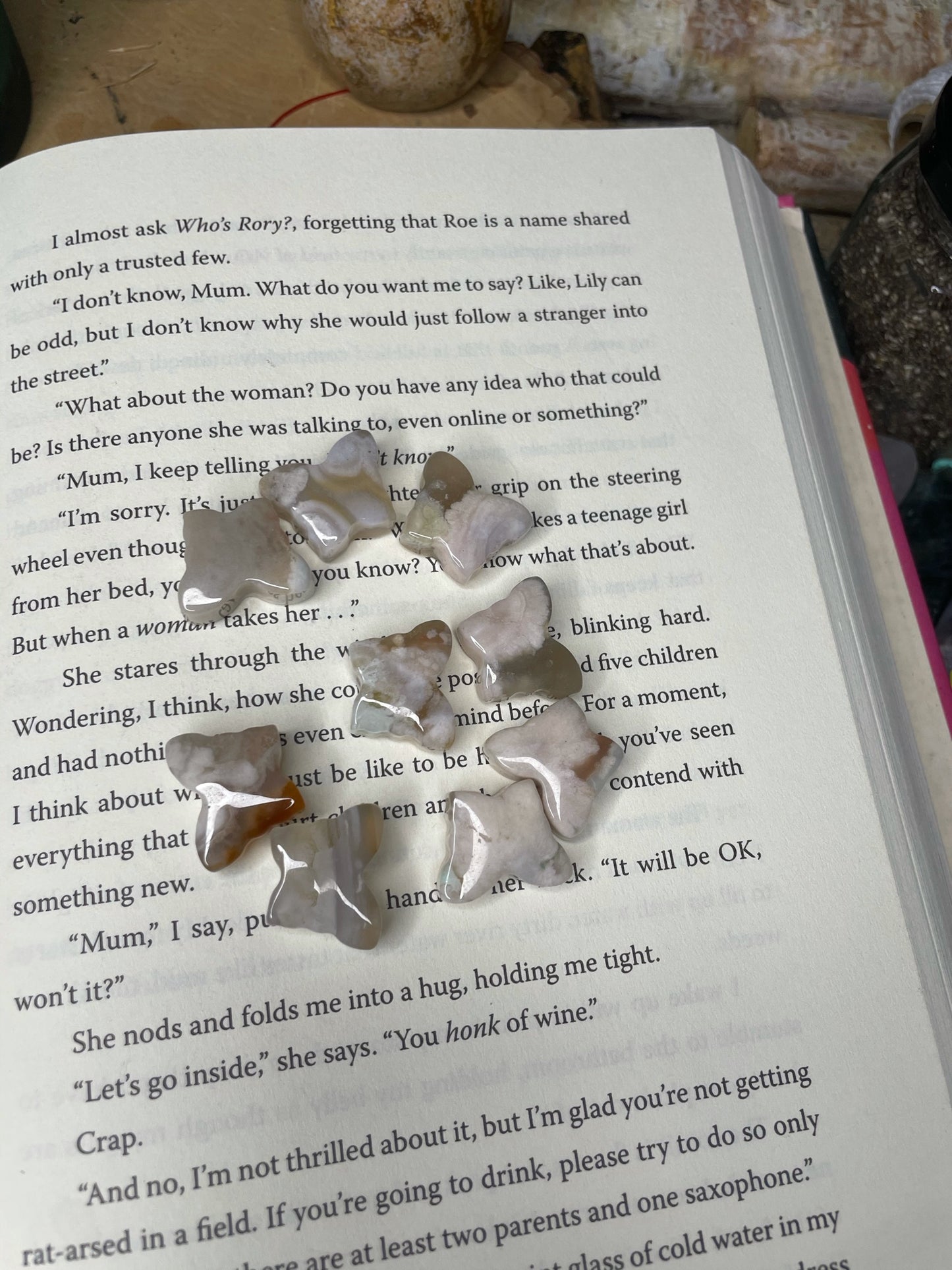 Mini Flower Agate Butterfly carving
