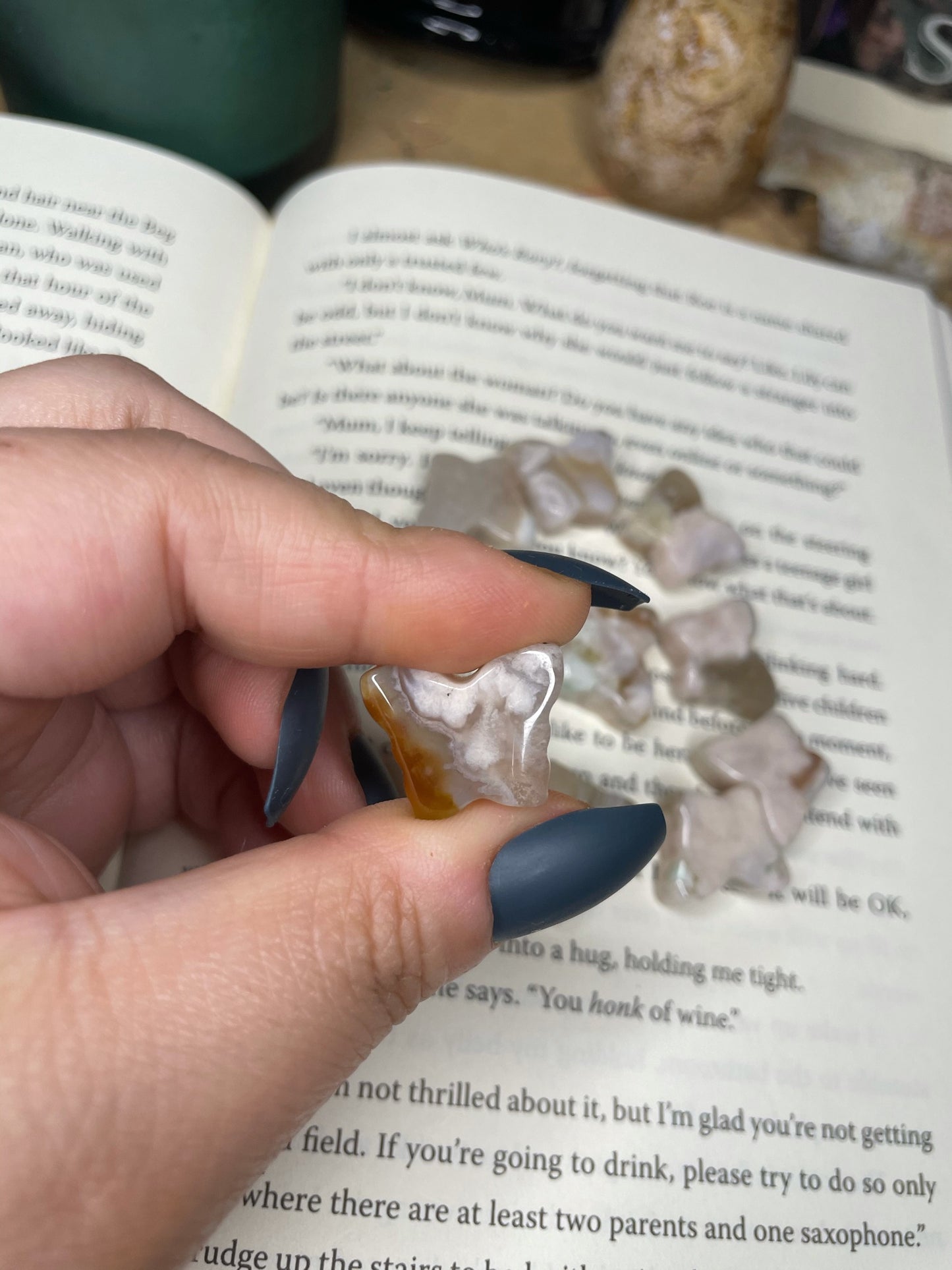 Mini Flower Agate Butterfly carving
